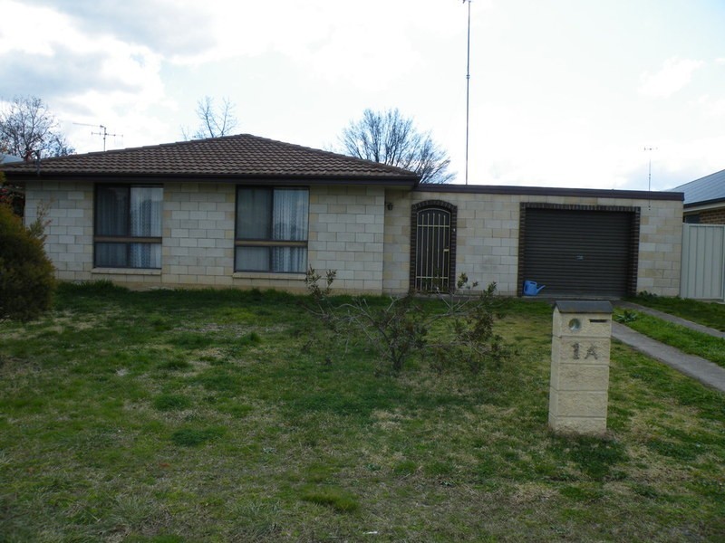 1a Gladstone Street, Bathurst NSW 2795