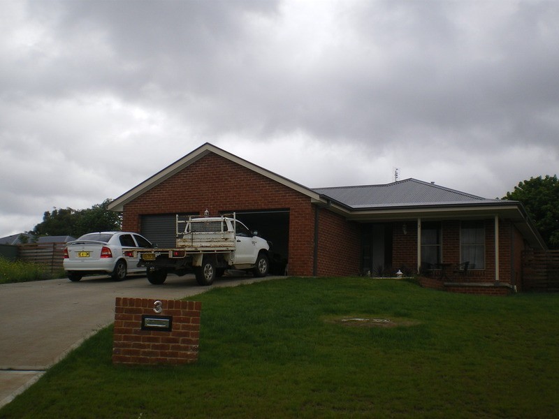 3 Walpole Close, Bathurst NSW 2795