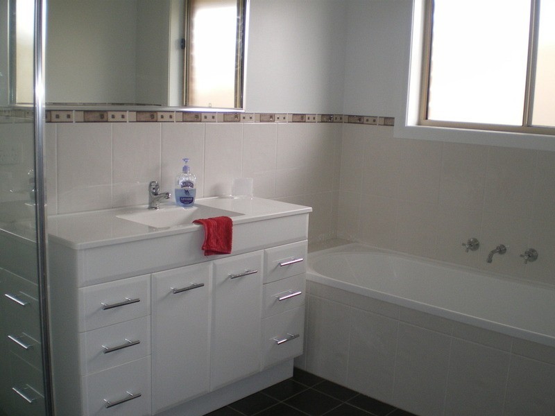 3 Walpole Close, Bathurst NSW 2795