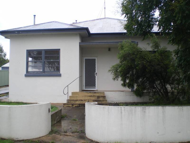 220 Durham Street, Bathurst NSW 2795