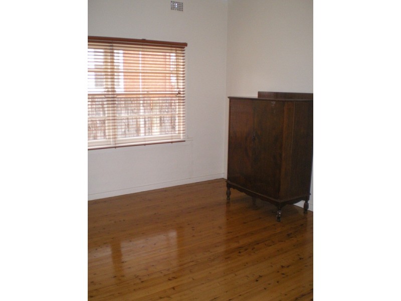 220 Durham Street, Bathurst NSW 2795