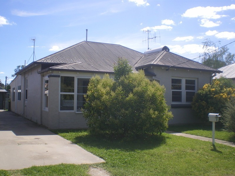 8 Morrisett Street, Bathurst NSW 2795