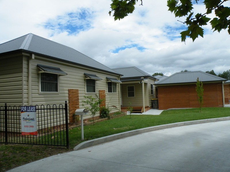 1/14 Seymour Street, Bathurst NSW 2795