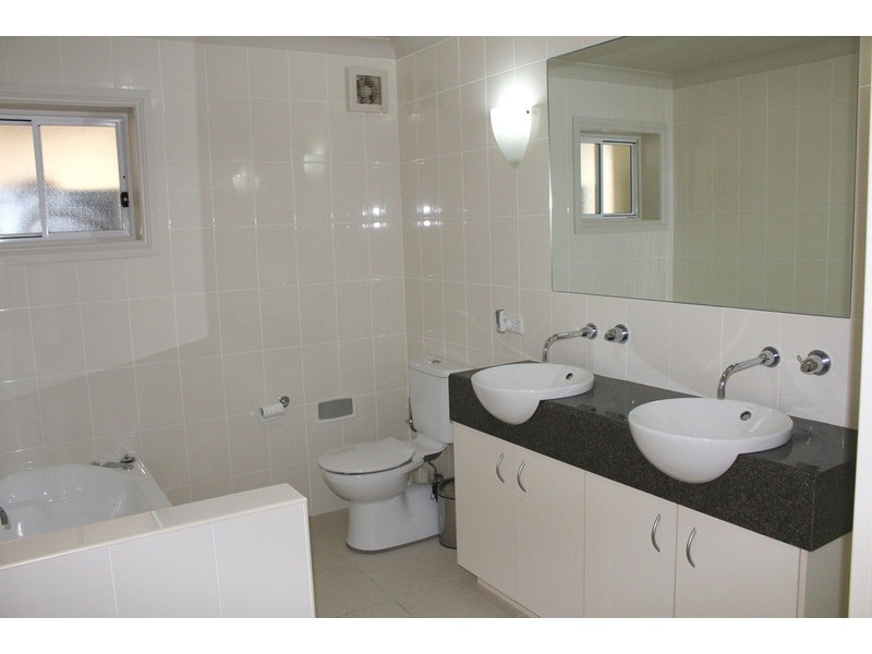 178 Piper Street, Bathurst NSW 2795