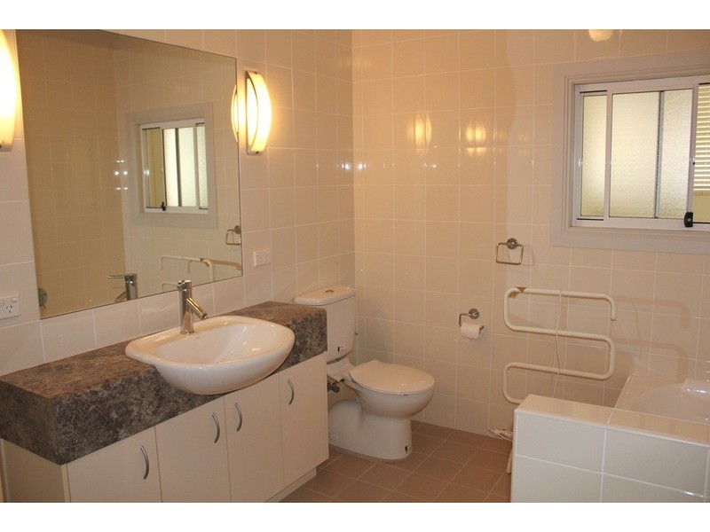 180 Piper Street, Bathurst NSW 2795