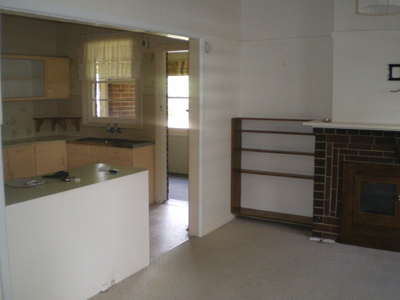 240 Lambert Street, Bathurst NSW 2795