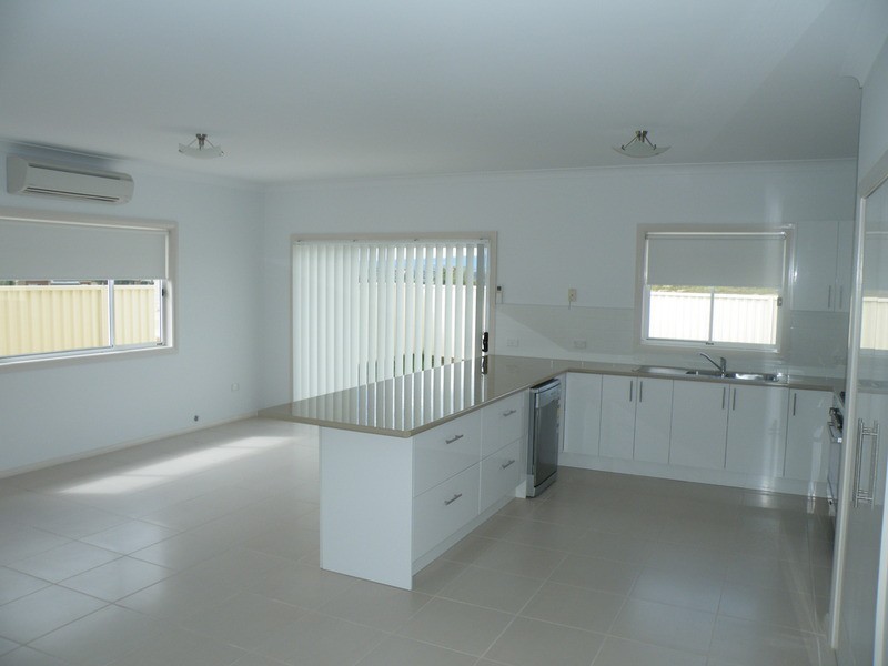 17 Joubert Place, Bathurst NSW 2795