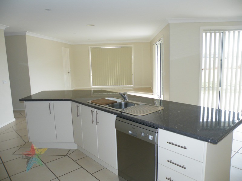8 Joubert Drive, Bathurst NSW 2795