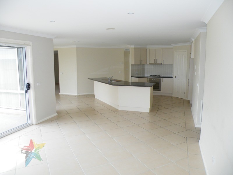 8 Joubert Drive, Bathurst NSW 2795
