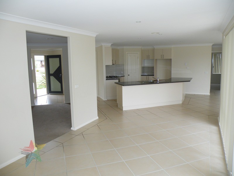 8 Joubert Drive, Bathurst NSW 2795