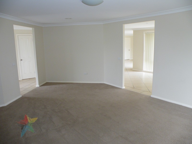 8 Joubert Drive, Bathurst NSW 2795