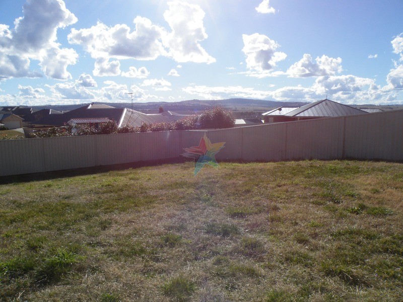 8 Joubert Drive, Bathurst NSW 2795