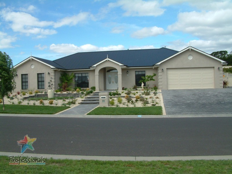 73 McBrien  Drive, Bathurst NSW 2795