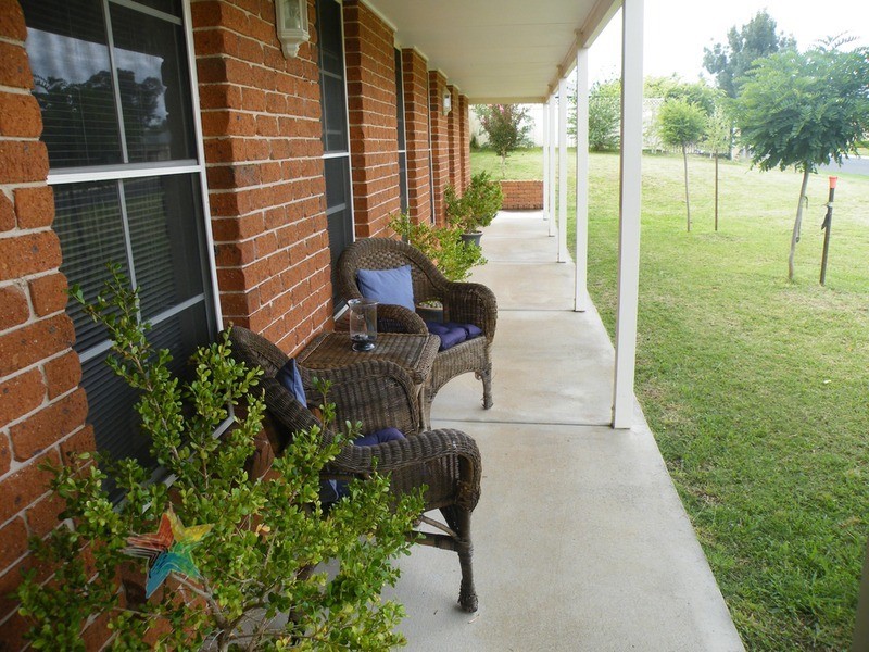 9 Lister Crescent, Bathurst NSW 2795