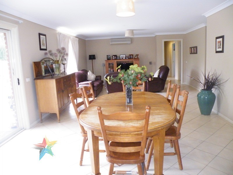 9 Lister Crescent, Bathurst NSW 2795