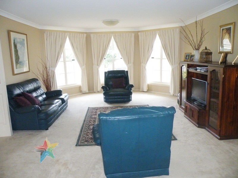 9 Lister Crescent, Bathurst NSW 2795