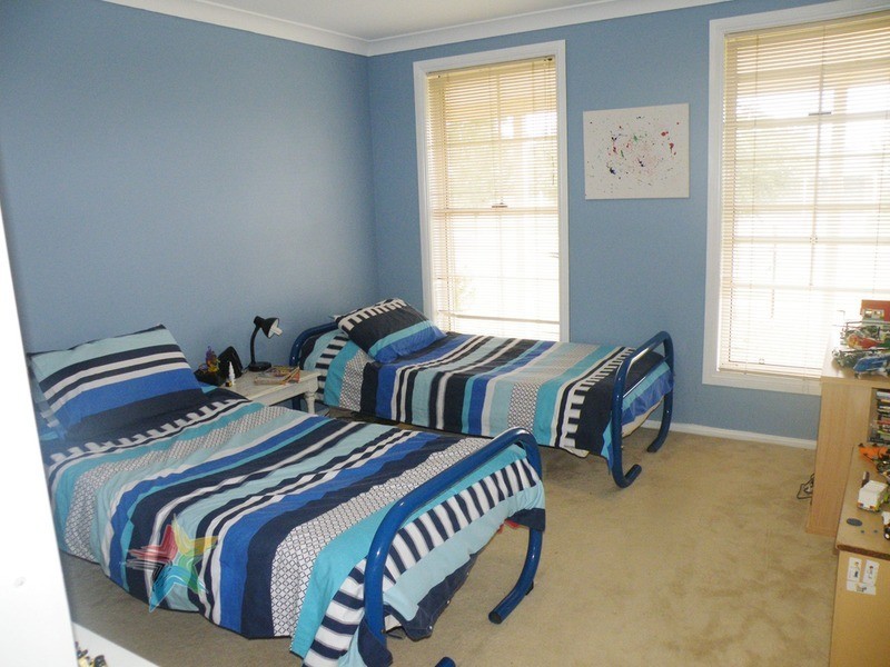 9 Lister Crescent, Bathurst NSW 2795