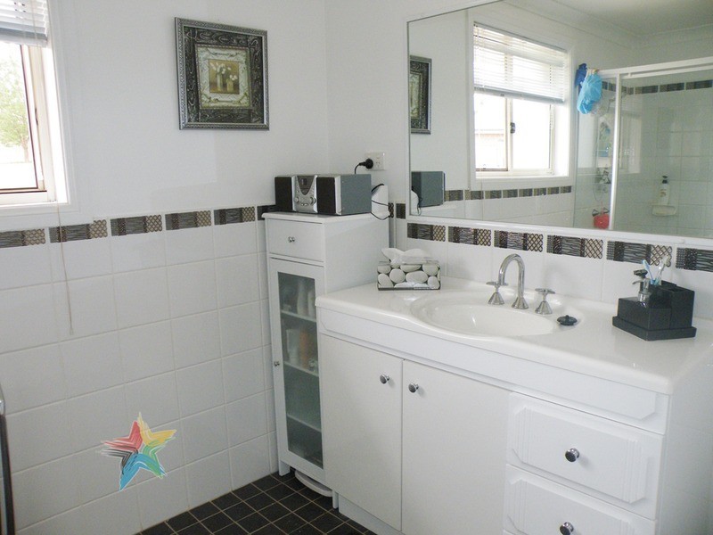 9 Lister Crescent, Bathurst NSW 2795