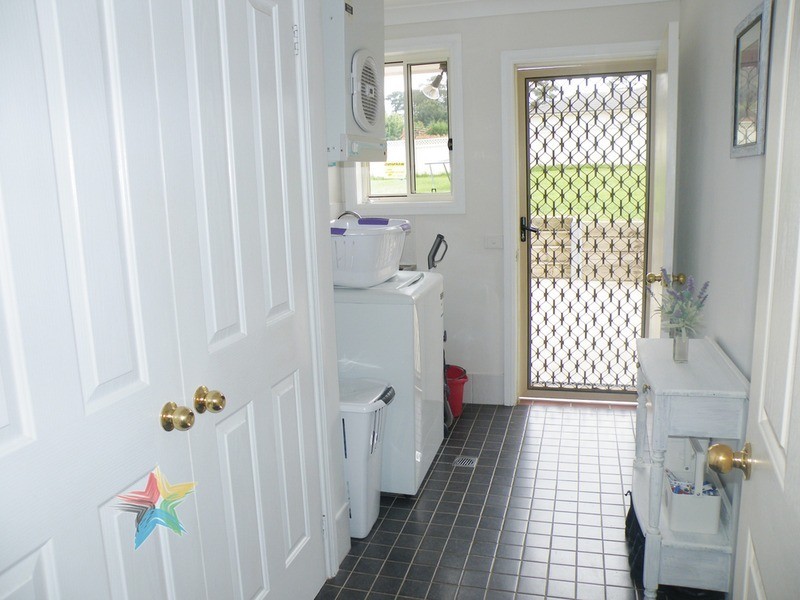 9 Lister Crescent, Bathurst NSW 2795