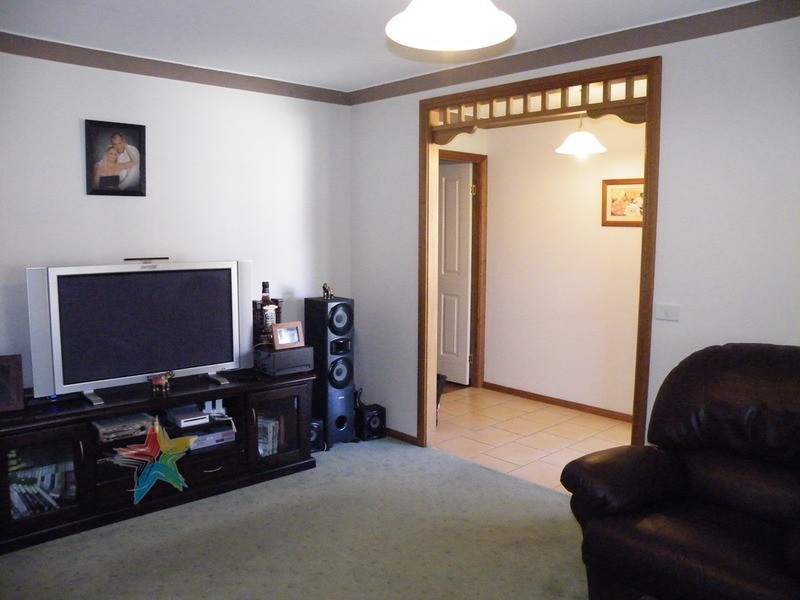 42 Kurumben Place, Bathurst NSW 2795