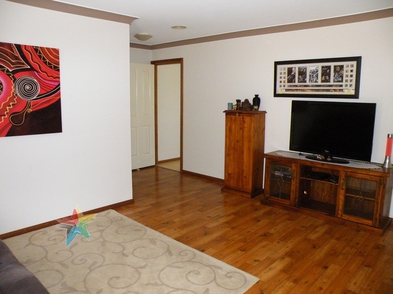 42 Kurumben Place, Bathurst NSW 2795