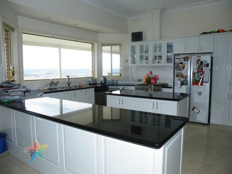 18 Arabella Place, Bathurst NSW 2795