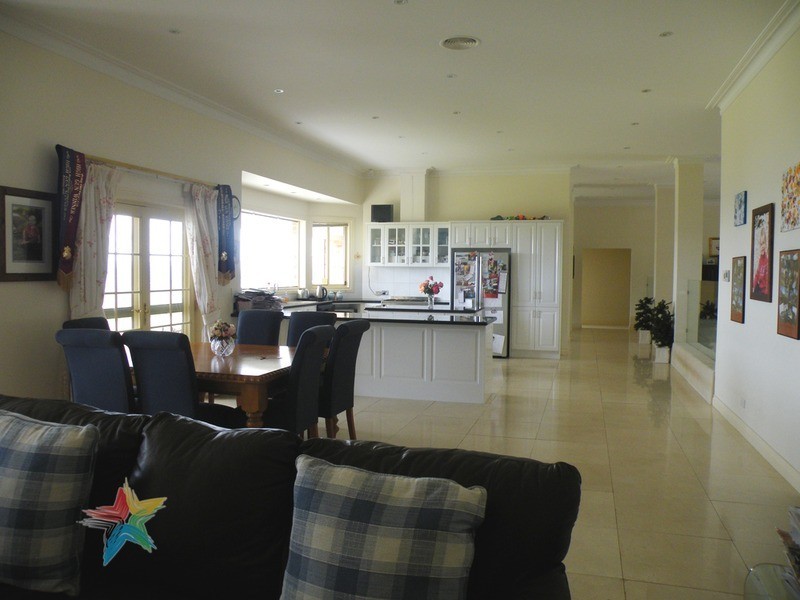 18 Arabella Place, Bathurst NSW 2795