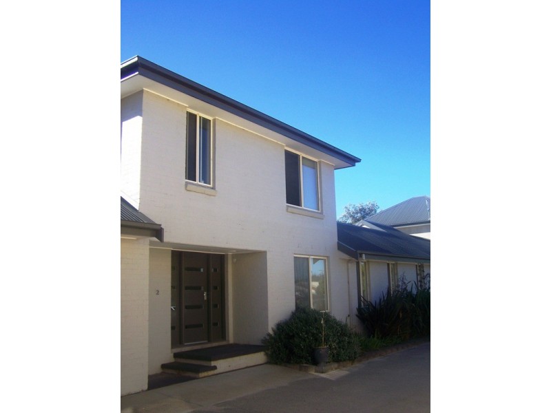 2/117 Lambert Street, Bathurst NSW 2795