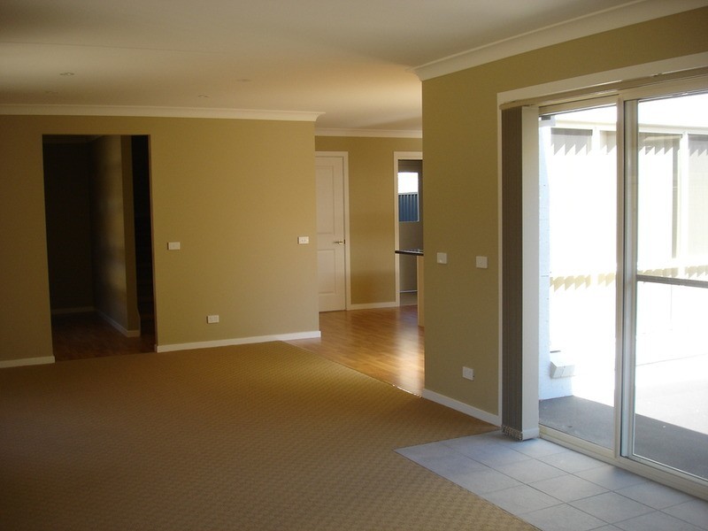 2/117 Lambert Street, Bathurst NSW 2795
