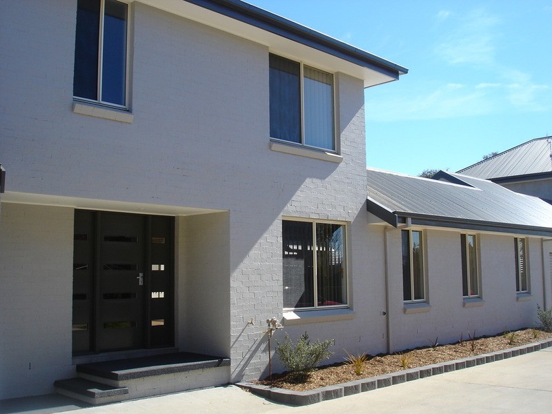 2/117 Lambert Street, Bathurst NSW 2795