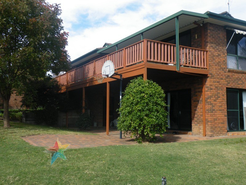 3 Kurumben Place, Bathurst NSW 2795