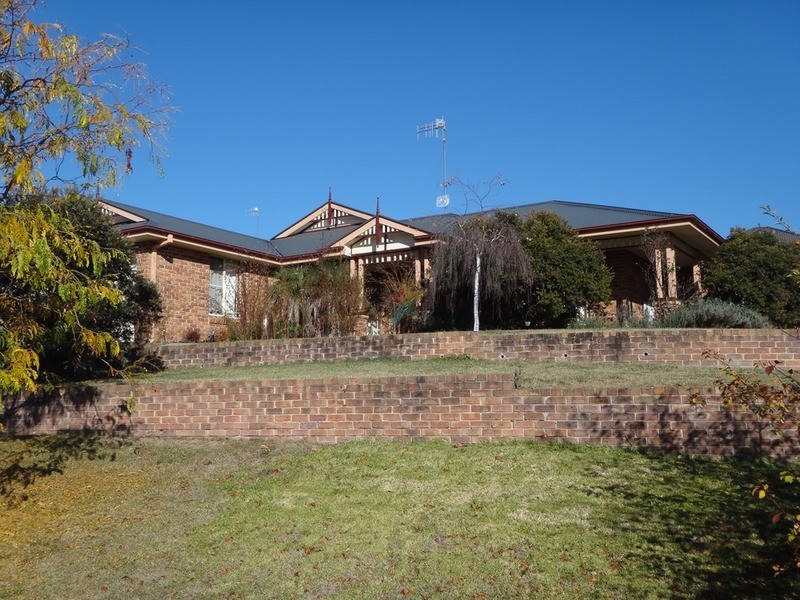 1 Cherrywood Crescent, Bathurst NSW 2795
