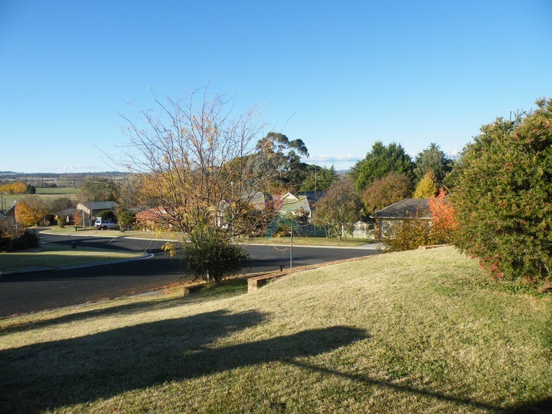 1 Cherrywood Crescent, Bathurst NSW 2795