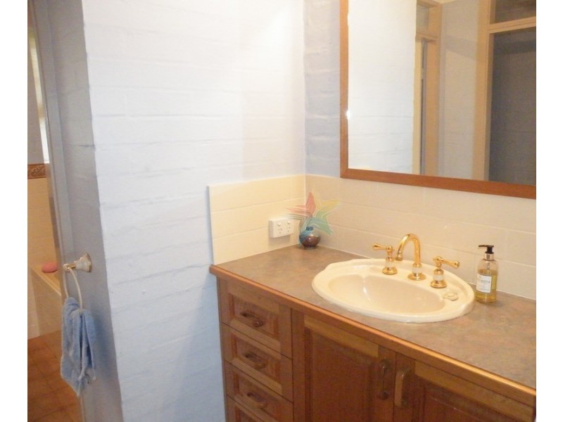 8  Dale Place, Bathurst NSW 2795