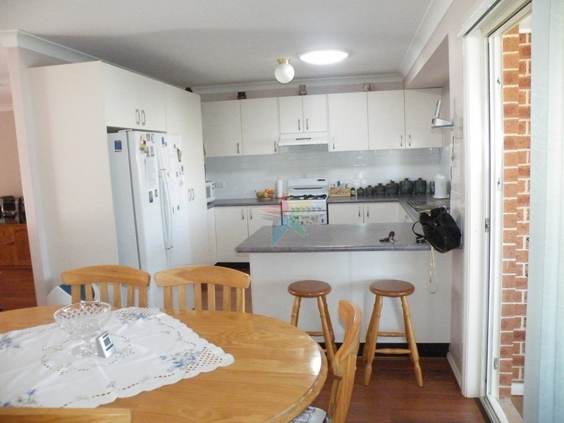 16 Spofforth Place, Bathurst NSW 2795