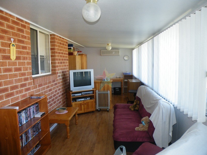 16 Spofforth Place, Bathurst NSW 2795