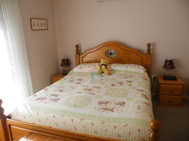 16 Spofforth Place, Bathurst NSW 2795