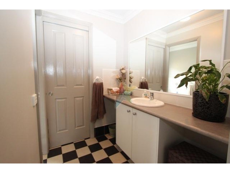 2/101 Lambert, Bathurst NSW 2795