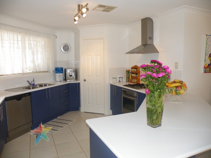 17 Carlyle Avenue, Bathurst NSW 2795
