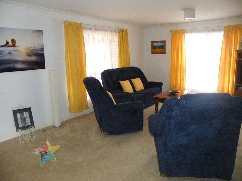 17 Carlyle Avenue, Bathurst NSW 2795
