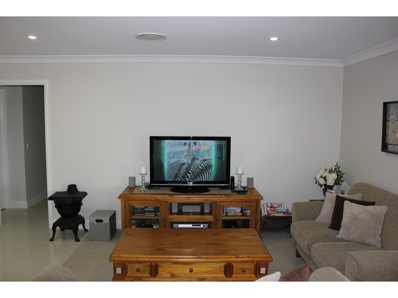 2 Blackwood Close, Bathurst NSW 2795