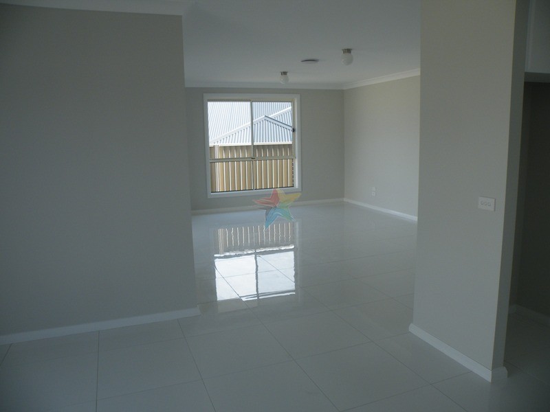 2 Wattle Close, Bathurst NSW 2795