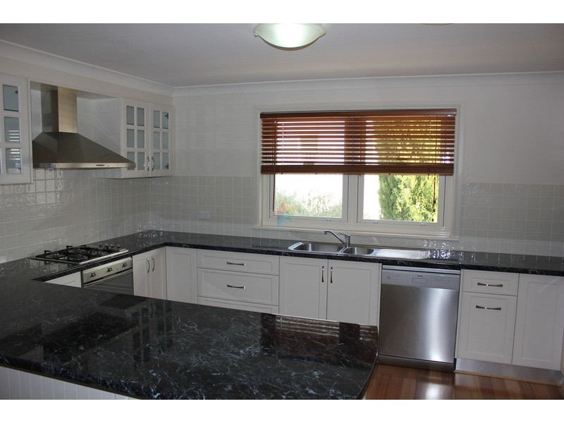 4 Huntingdale Close, Bathurst NSW 2795
