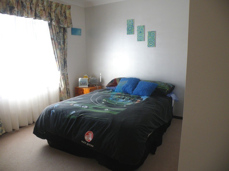 14 Country Way, Bathurst NSW 2795