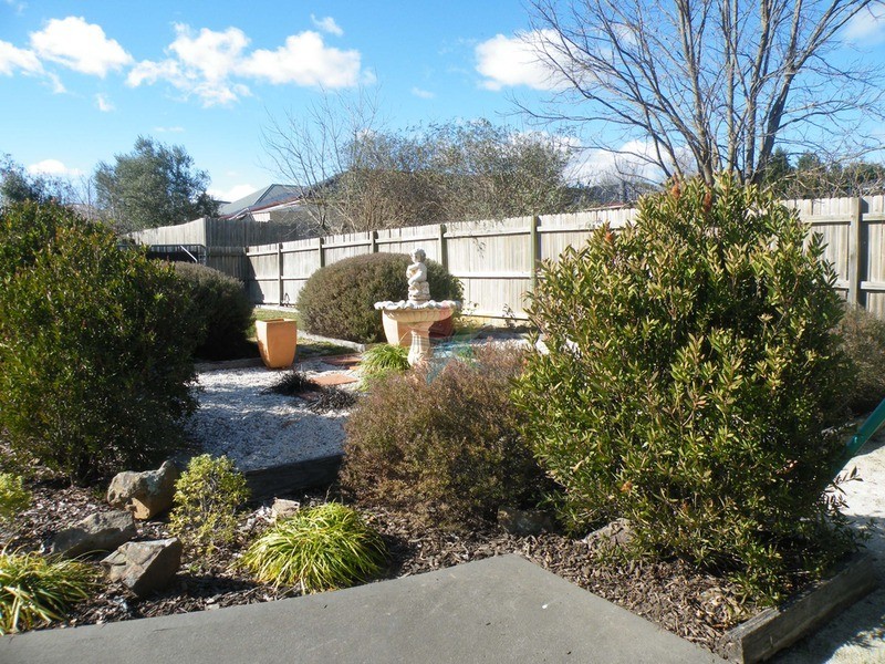 14 Country Way, Bathurst NSW 2795