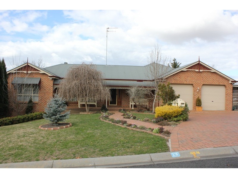 13 Cherrywood Crescent, Bathurst NSW 2795