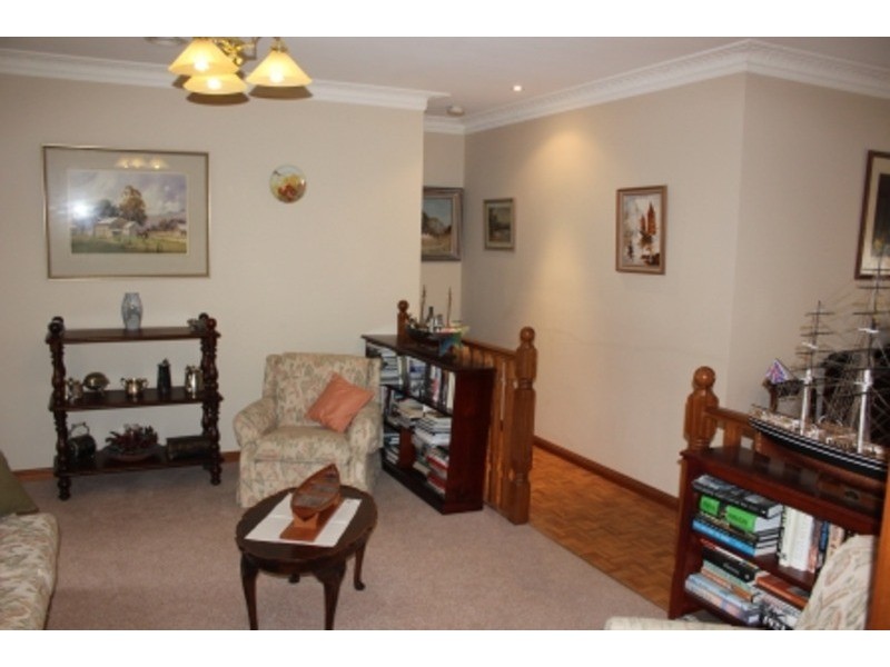 13 Cherrywood Crescent, Bathurst NSW 2795