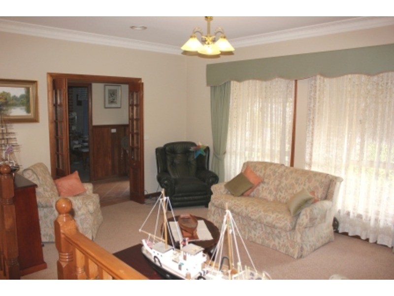 13 Cherrywood Crescent, Bathurst NSW 2795