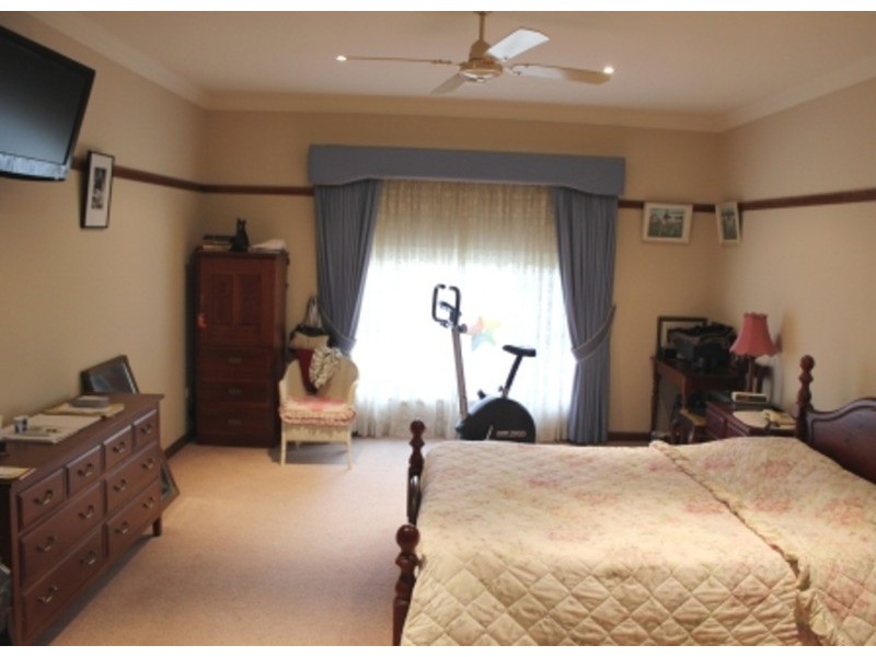 13 Cherrywood Crescent, Bathurst NSW 2795