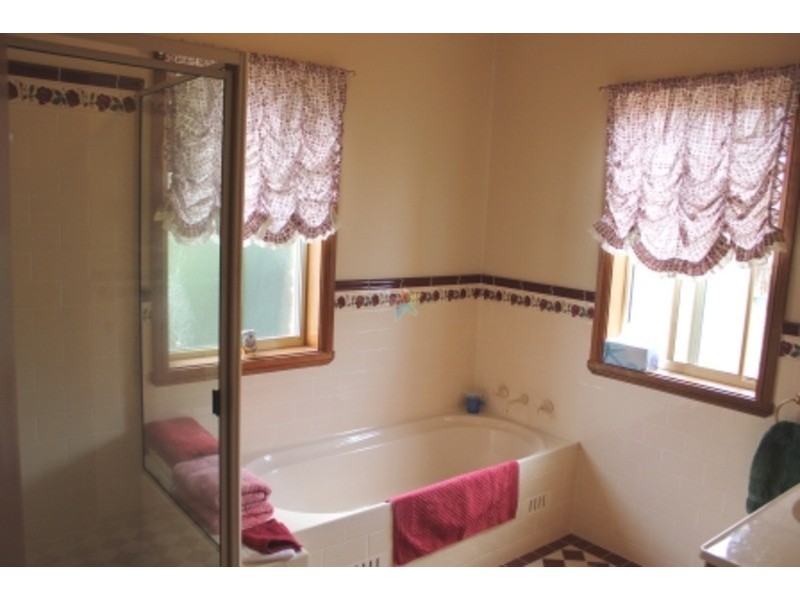 13 Cherrywood Crescent, Bathurst NSW 2795